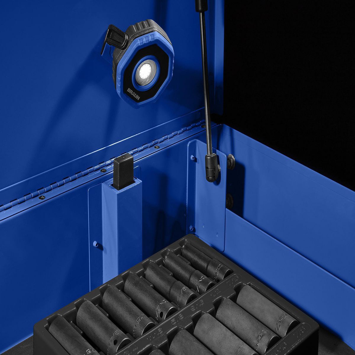 750 Lumen Rechargeable Magnetic LED Floodlight H241888