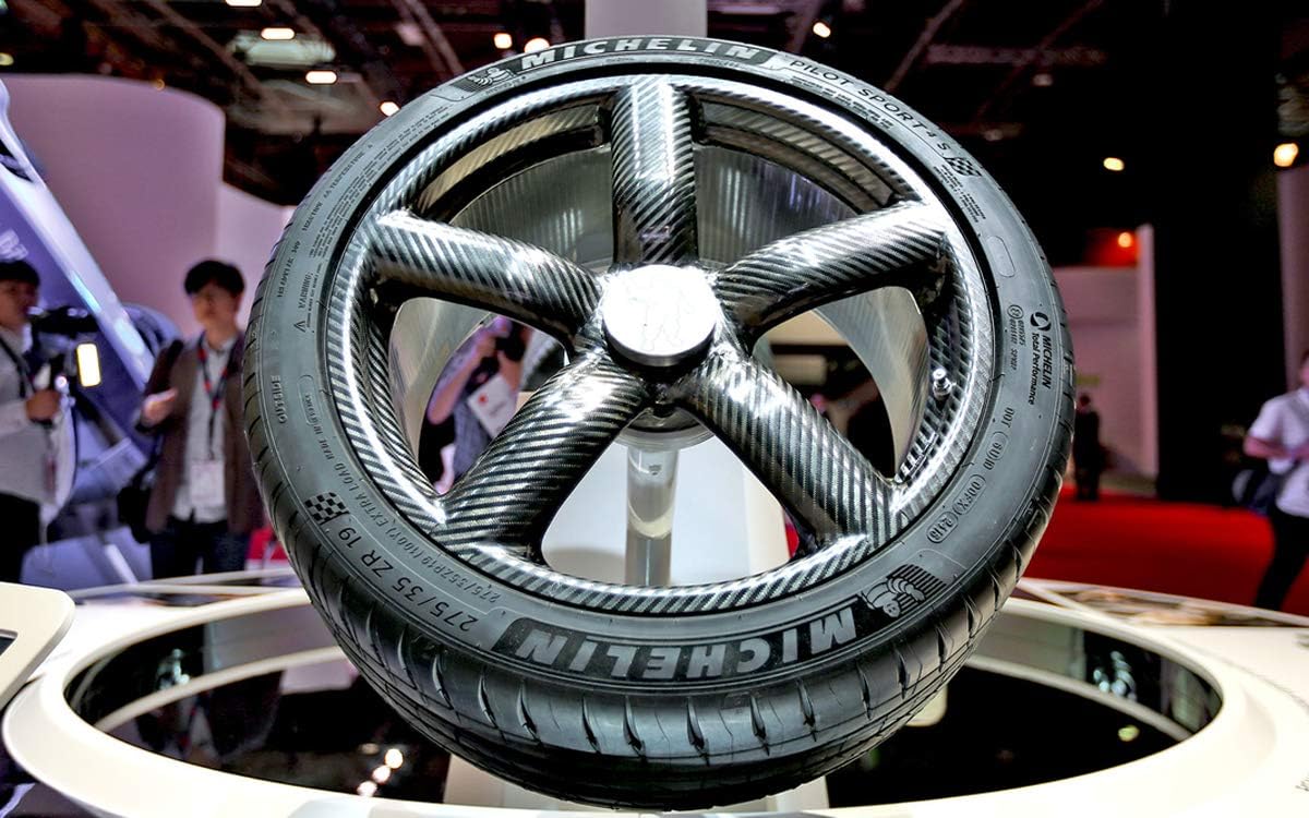 Summer Radial Car Tire 225/40ZR18/XL (92Y) D214