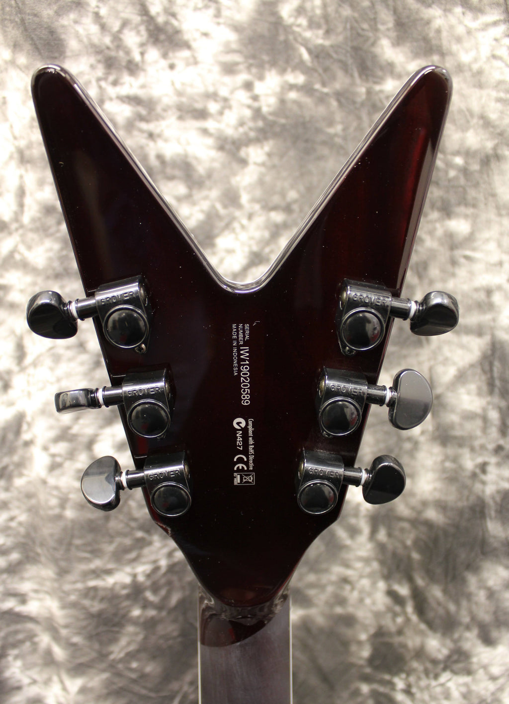Trans Black Quilt Top Electric Guitar L880