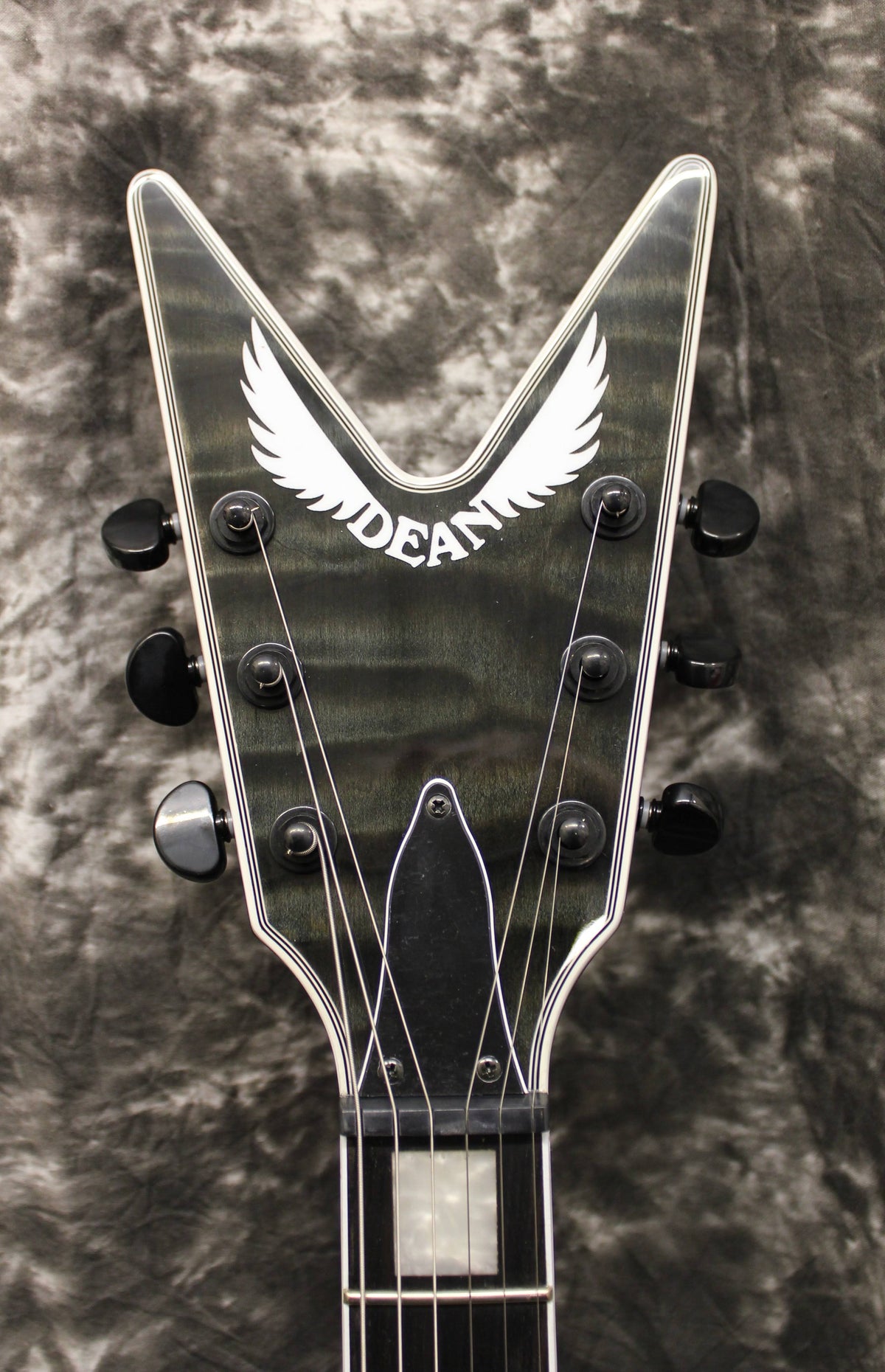 Trans Black Quilt Top Electric Guitar L880
