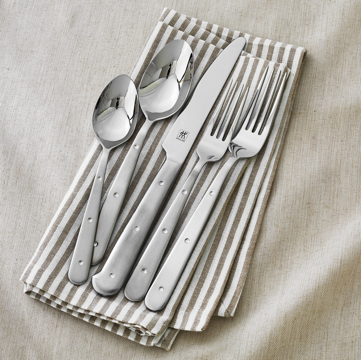 45-pc 18/10 Stainless Steel Flatware Set P2350
