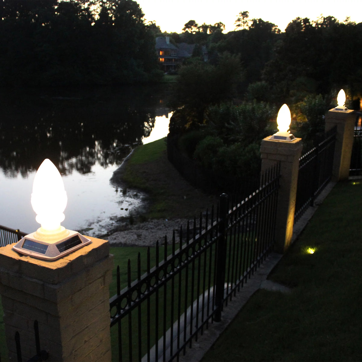Speckled Grey Stone Solar Pier Mount Light H377