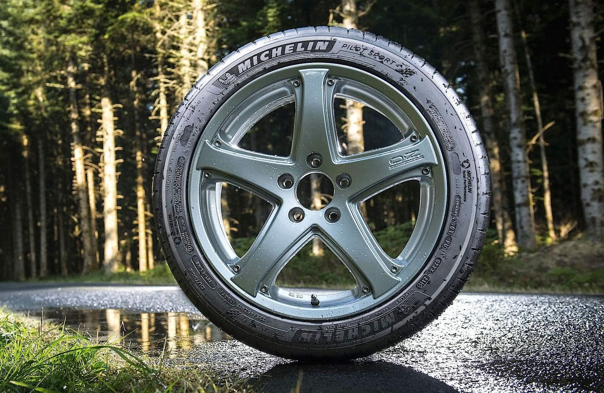 Summer Radial Car Tire 225/40ZR18/XL (92Y) D214