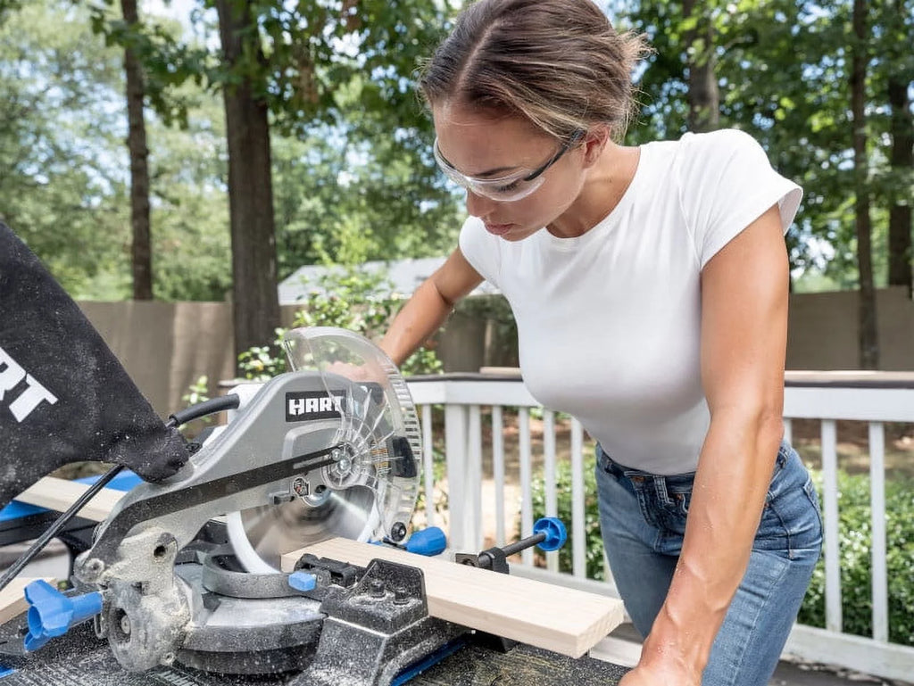10-inch 14-Amp Compound Miter Saw B67679